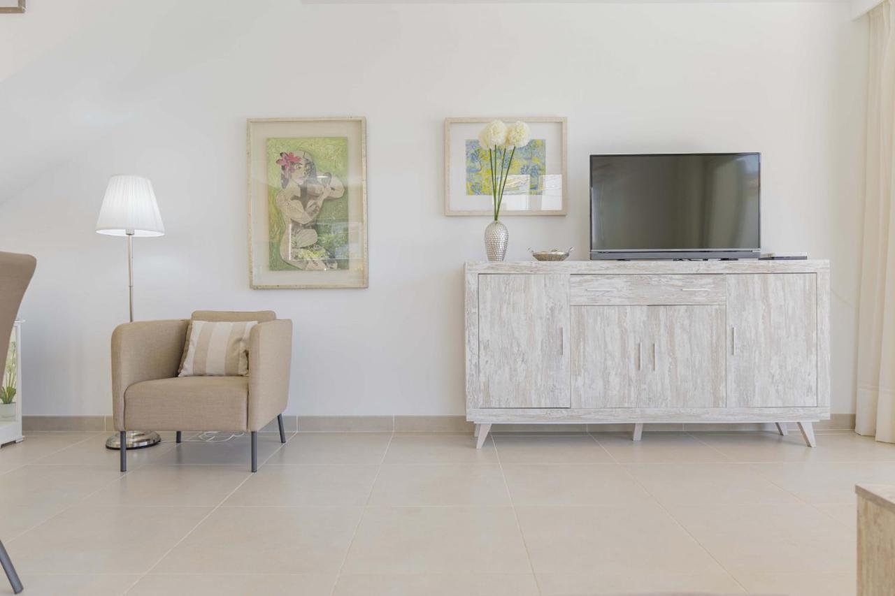 Cel Villa
